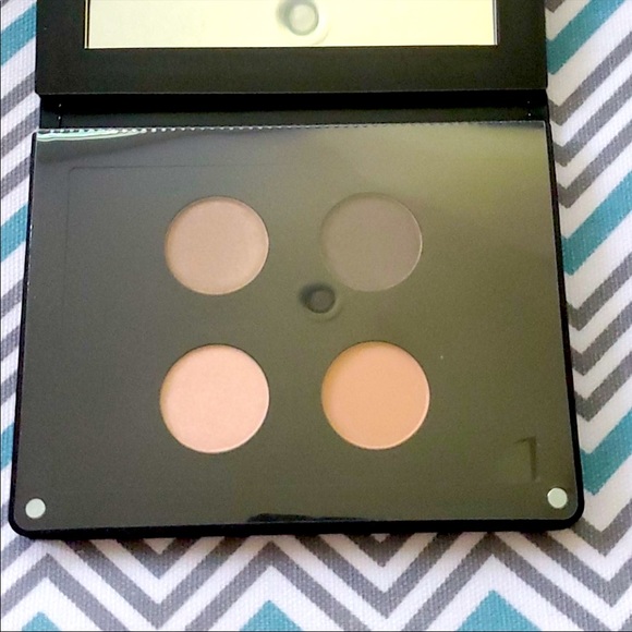 Itssē Eyeshadow Palette - Picture 6 of 7